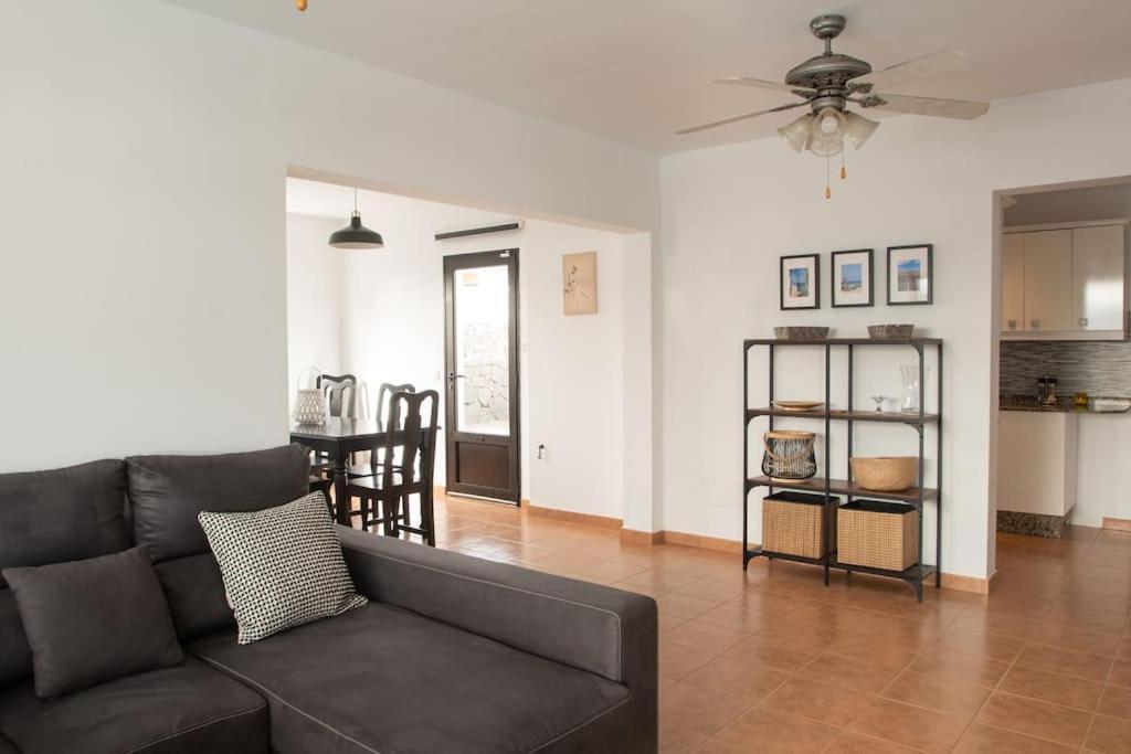Casa Marlay Spacious, Heated Pool, Bbq & Fast Wi-Fi Only 15 Minutes Walk To Town Playa Blanca  Exterior photo