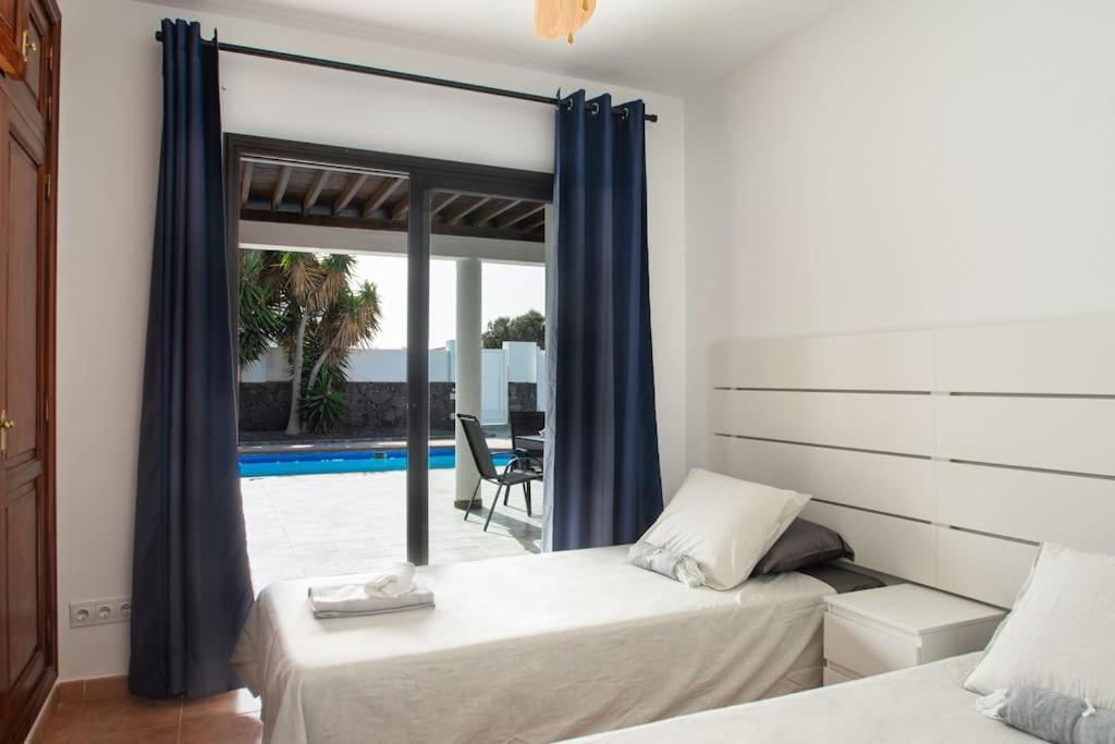 Casa Marlay Spacious, Heated Pool, Bbq & Fast Wi-Fi Only 15 Minutes Walk To Town Playa Blanca  Exterior photo