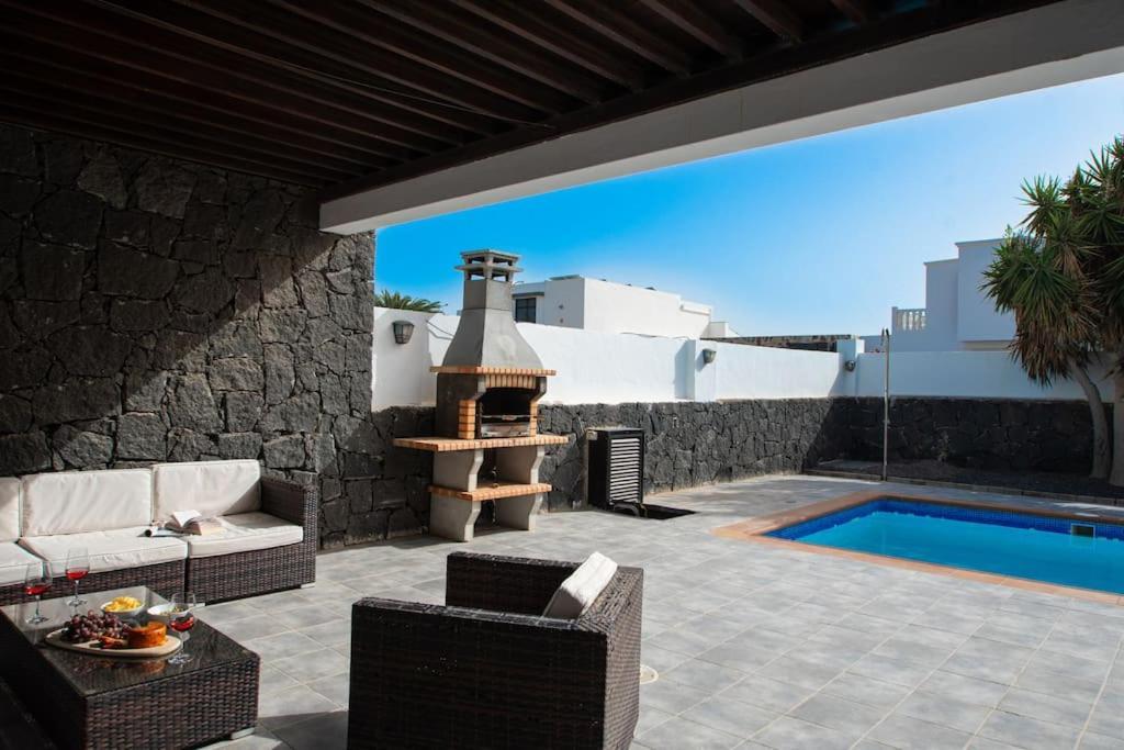 Casa Marlay Spacious, Heated Pool, Bbq & Fast Wi-Fi Only 15 Minutes Walk To Town Playa Blanca  Exterior photo